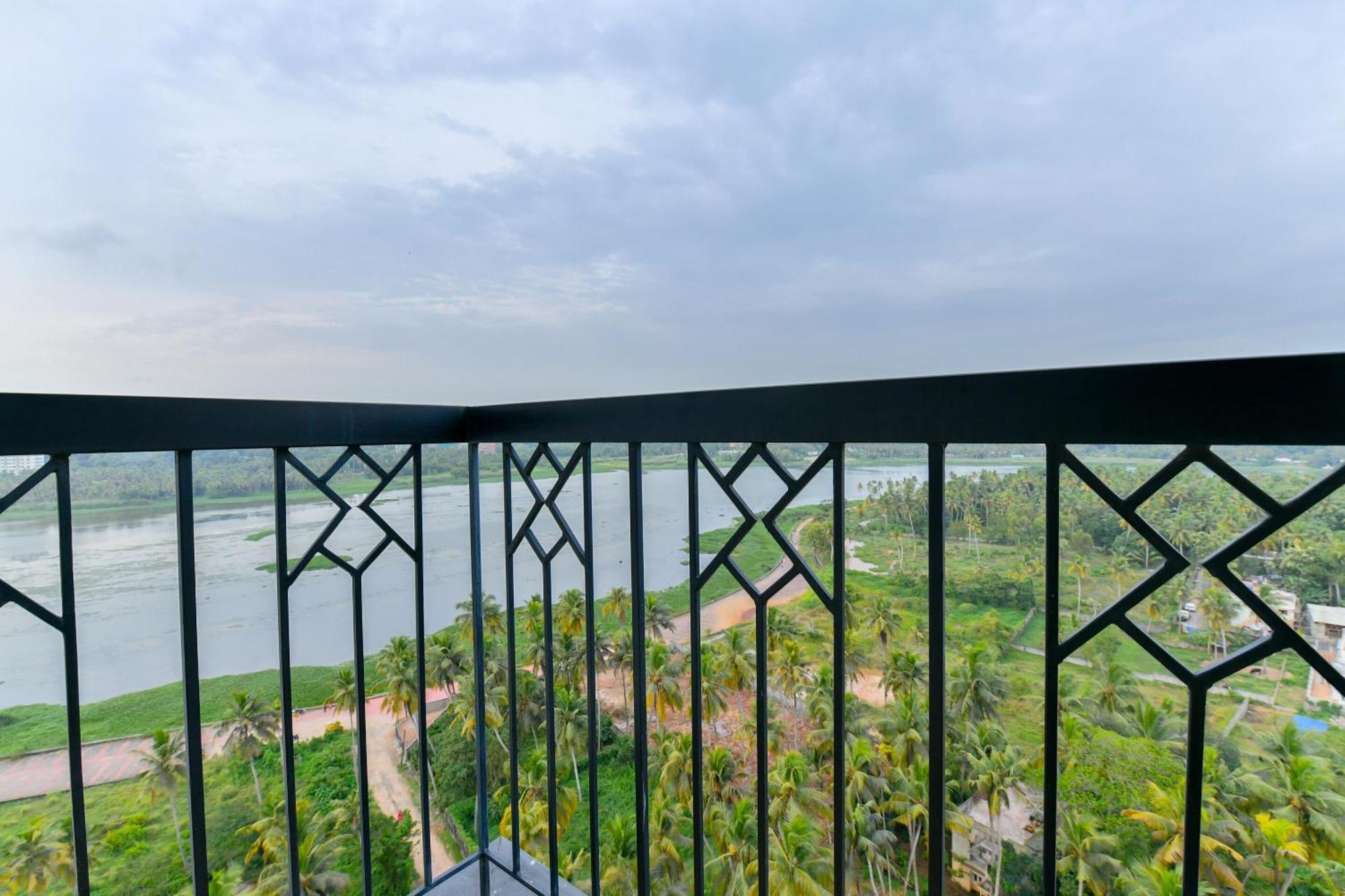 Super Hotel O Tyche Stays Thiruvananthapuram Buitenkant foto